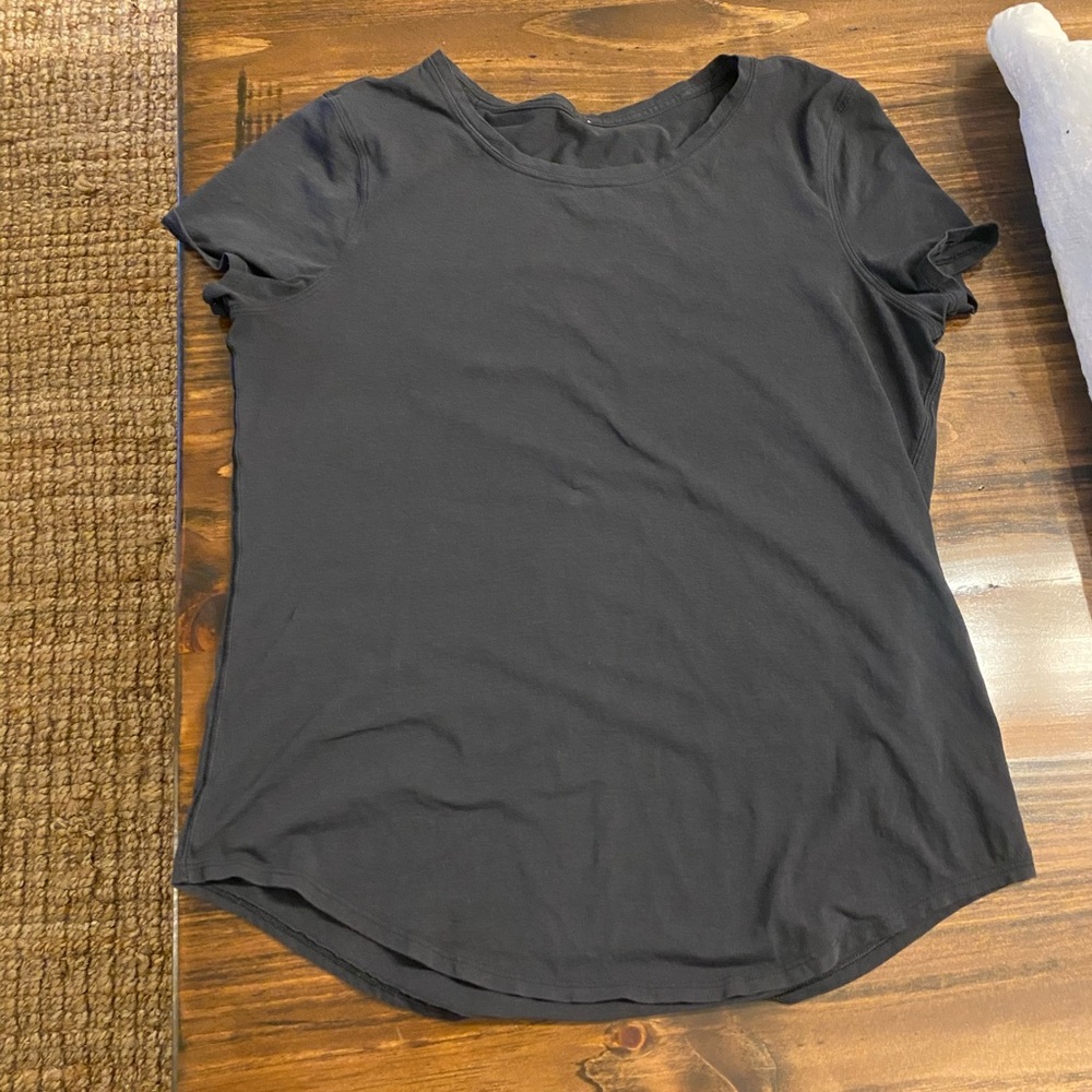 Lululemon black love tee size 8!